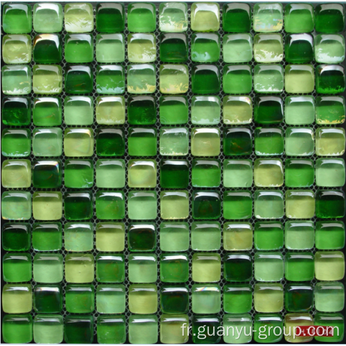 forme de pain vert en forme de mosaïque de cristal